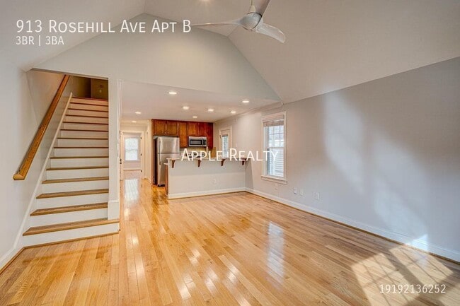 Building Photo - 913 Rosehill Ave