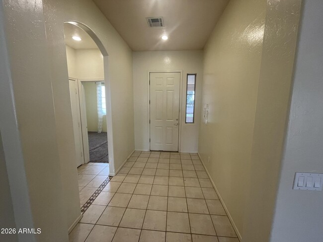 Building Photo - 291 S Forest Dr