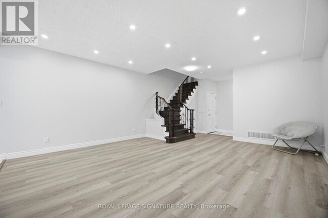 Building Photo - 5610 Freshwater Dr
