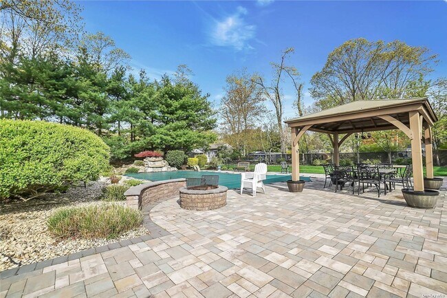 Foto del edificio - 124 Ledgewood Dr