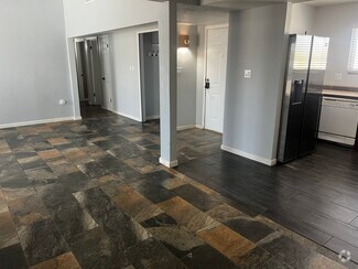 Building Photo - 819 Madeira Dr SE