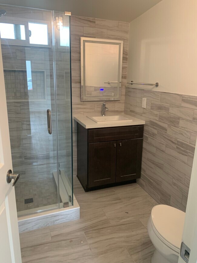Baño - 120 2nd St