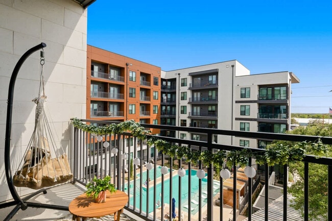 Building Photo - 9127 Research Blvd