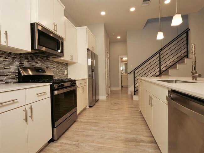 Foto del edificio - 6903 Carver Ave