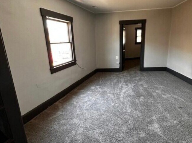 Foto del edificio - 507 Harmony Ave