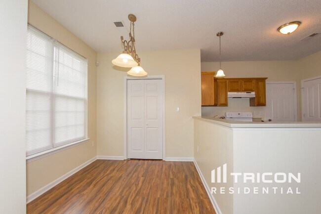 Building Photo - 4643 Fox Thorne Dr