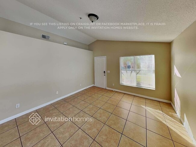 Foto del edificio - 9624 Hollyhill Dr