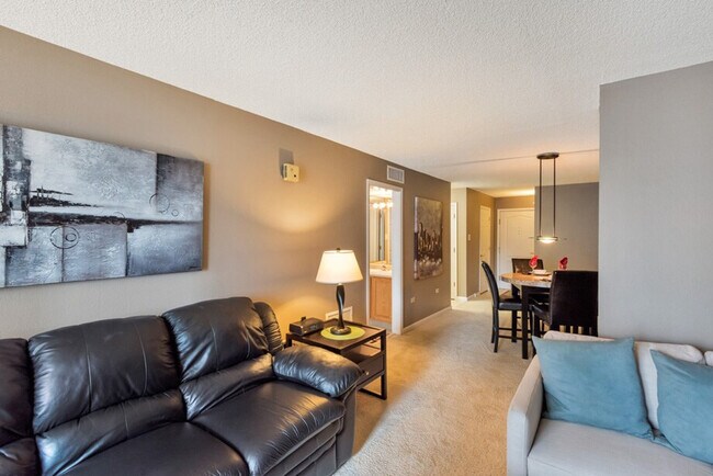 Building Photo - 1405 Curtis Street