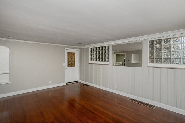 Foto del edificio - 2146 Wyndhurst Rd