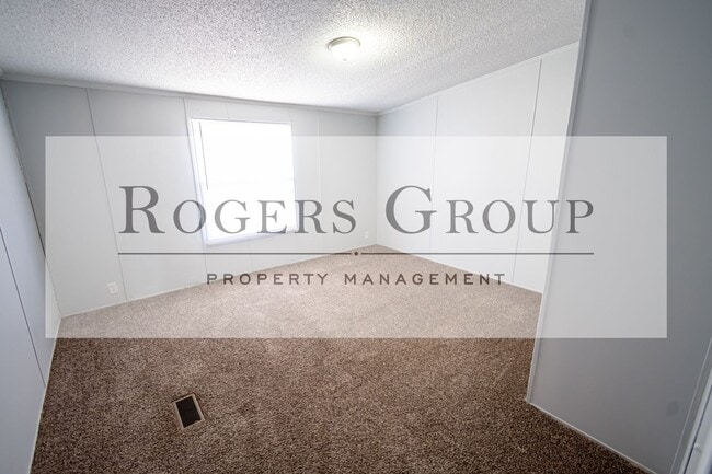 Building Photo - 1914 Jacksontown Rd