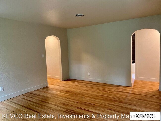 Foto del edificio - 3 br, 1 bath House - 1528 W Oak St