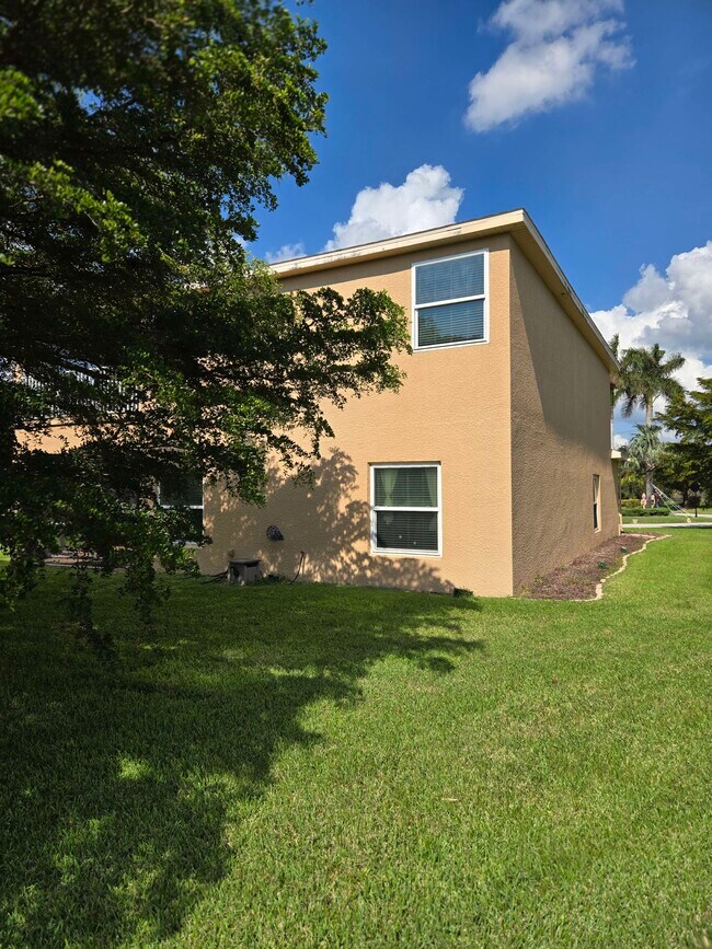 Building Photo - 13520 Cypress Head Dr