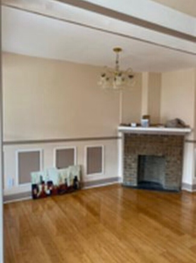 Building Photo - 3112 Warder St NW