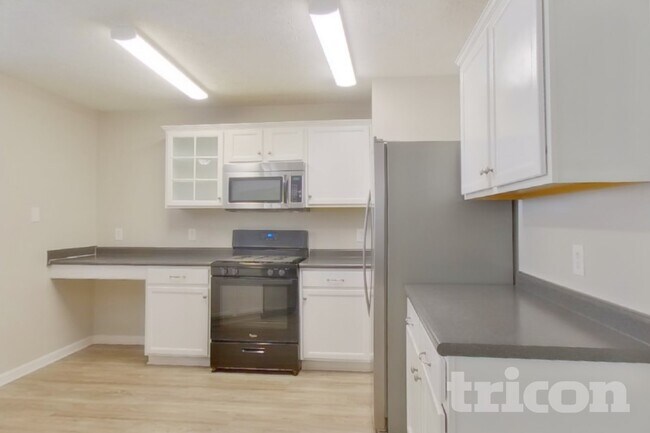 Building Photo - 1024 Tradewinds Dr
