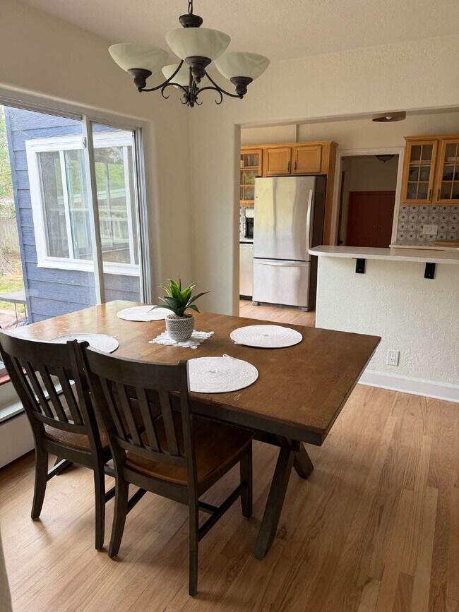 Building Photo - Spacious 4BR/2BA Home in Lakewood - Refinished Hardwoods, Updated Kitchen & Fenced Yard, Availabl...