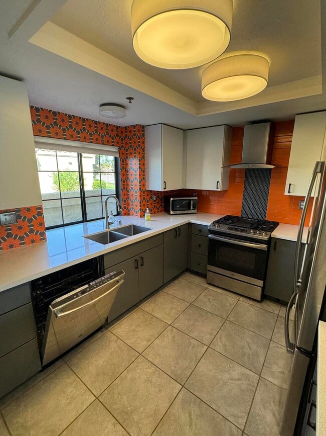 Building Photo - 68153 Lakeland Dr