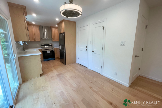 Building Photo - Completely Remodeled Two Bedroom Unit in a...