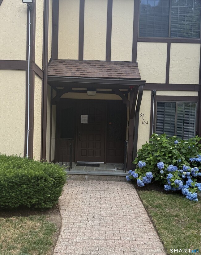 Building Photo - 125 Warner Hill Rd