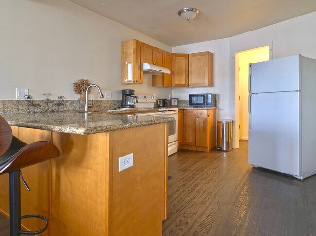Building Photo - 3501 NE Marine Dr
