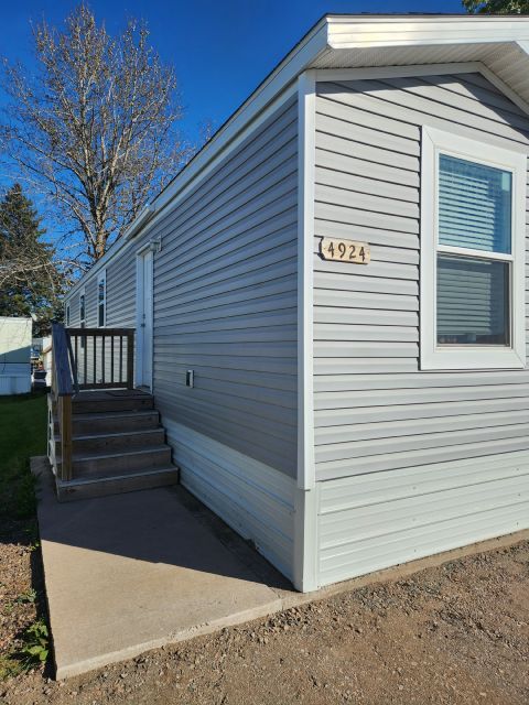 Building Photo - 4924 St Croix Dr