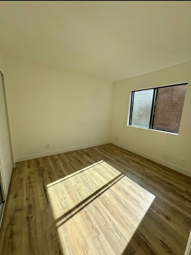 2 BEDROOM - ROOM 1 - 719 Orange Grove Ave