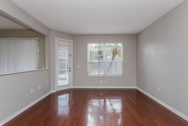Building Photo - 2985 Covewood Pl