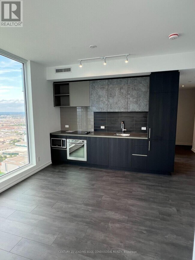 Building Photo - 7890 Jane St