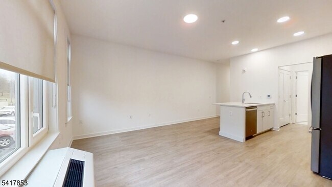 Foto del edificio - 1181 Morris Ave