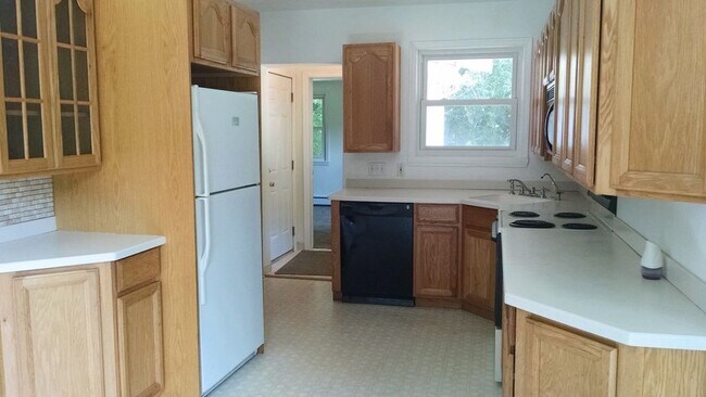 Foto del edificio - 80 Sterling Hill Rd