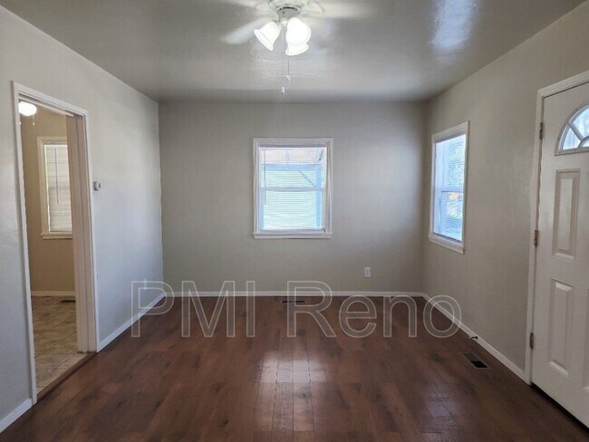 Building Photo - 321 Fodrin Way