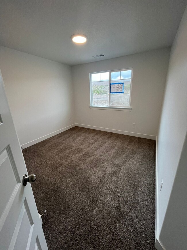 Building Photo - 2867 Blue Dawn Ln