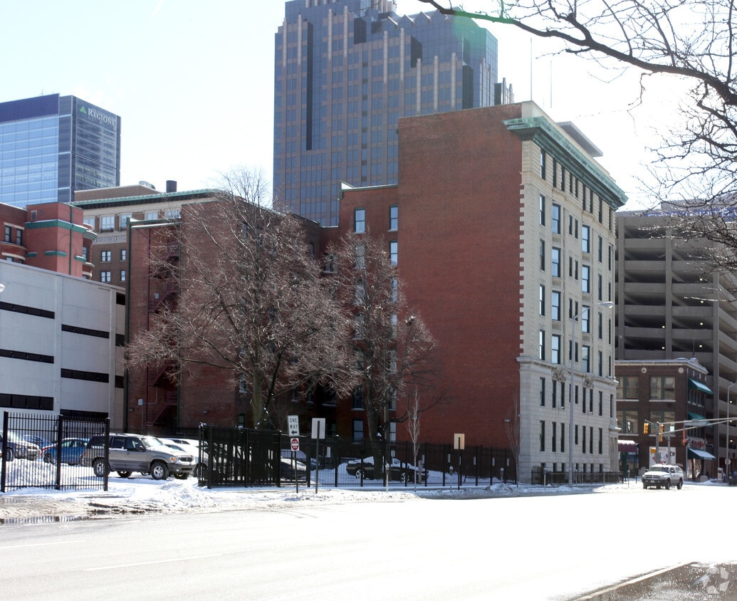 Building Photo - Rink Savoy Apartments