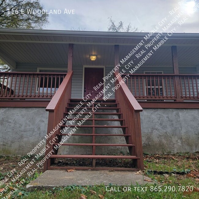 Building Photo - Beautiful Updated 2bd Home