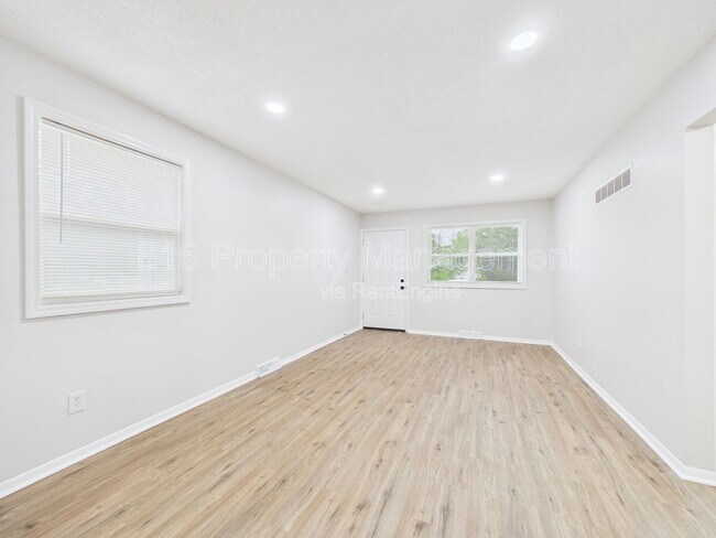 Foto del edificio - 100 S Oxford Ave