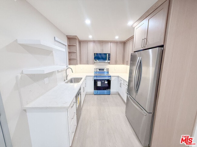 Foto del edificio - 1117 S Bedford St