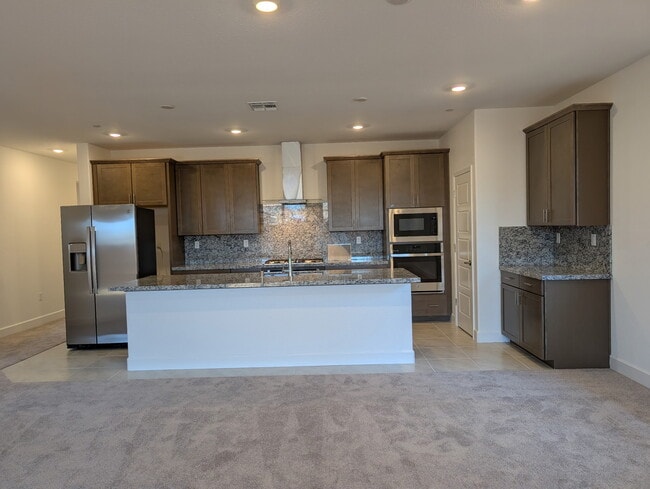 Shared Kitchen - 1550 Hurst St