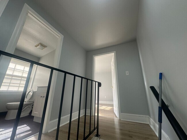 Building Photo - 32_513
