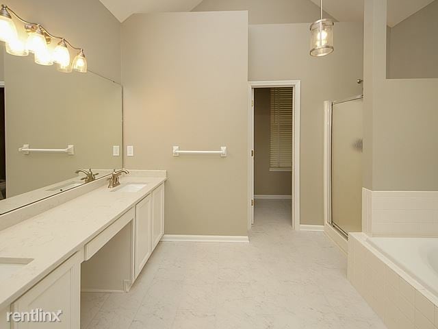 Building Photo - 4 br, 2.5 bath House - 124 Corn Planters St