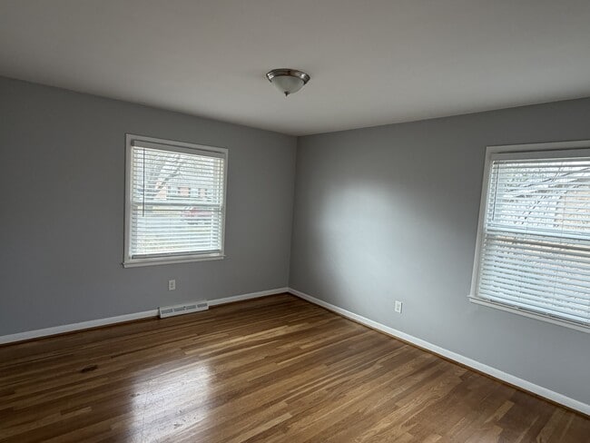 Building Photo - 125 Greenbriar Rd