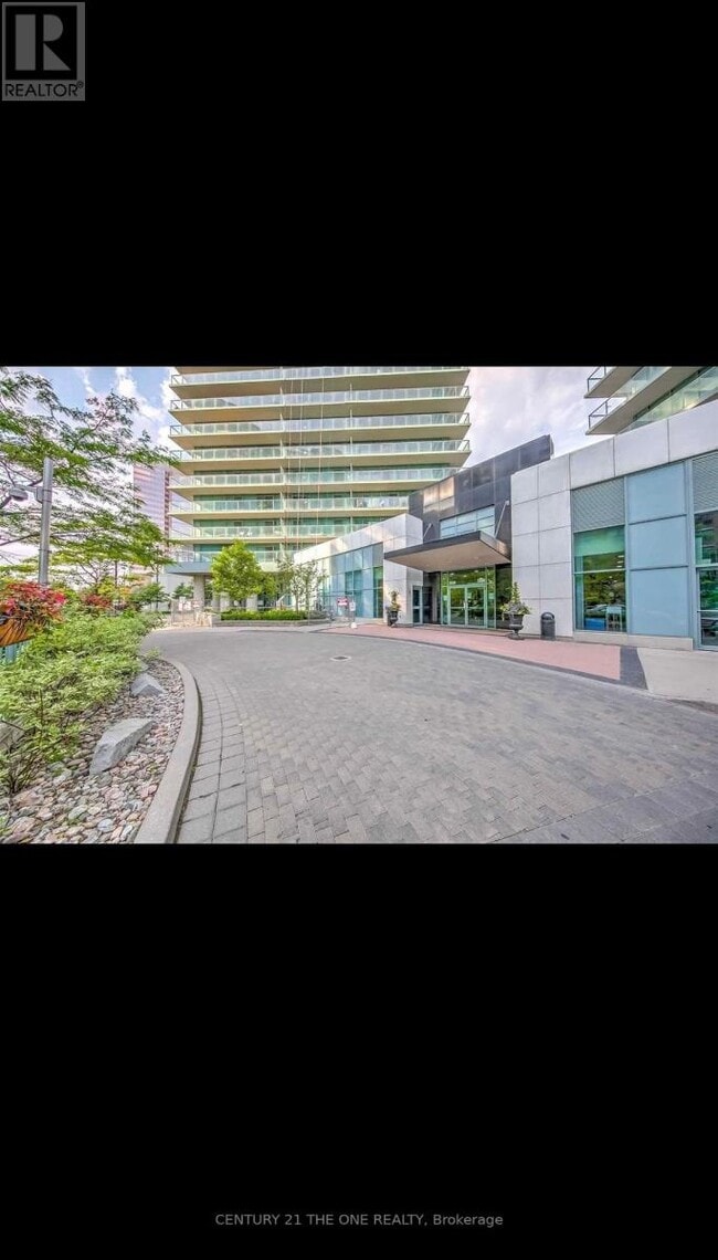Building Photo - 5508-5508 Yonge St