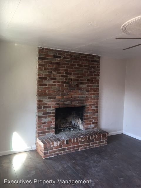 Building Photo - 2880 Baker Dr