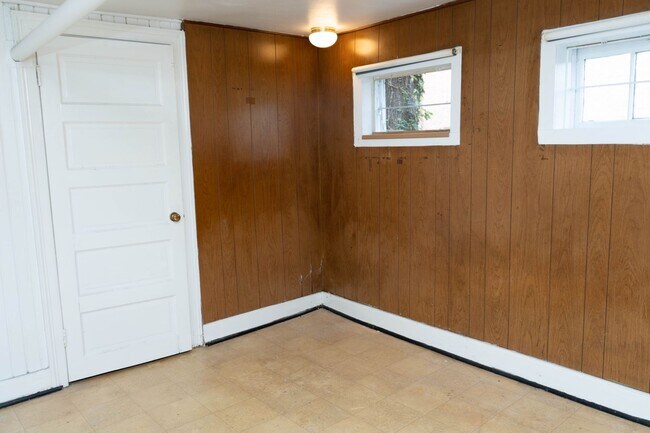 Foto del edificio - One Bedroom Apartment