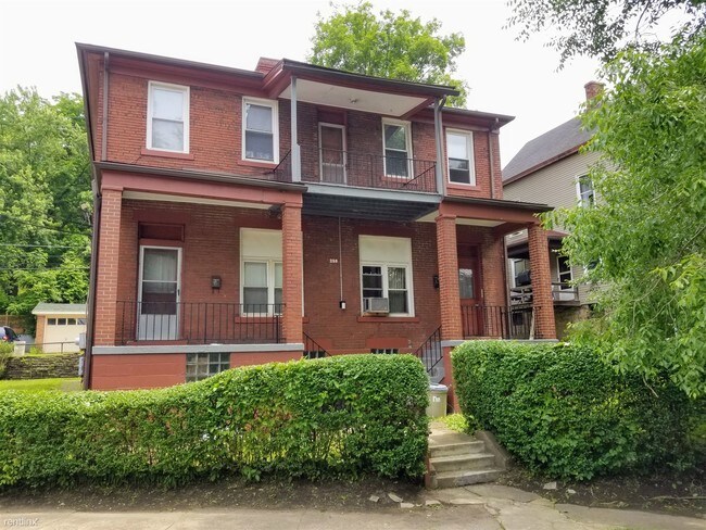 Building Photo - 1 br, 1 bath Apartment - 230 North Avenue #4