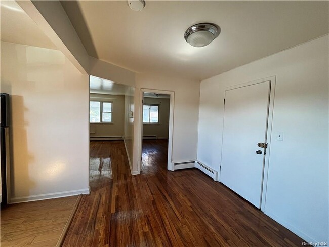 Building Photo - 3514 Bronxwood Ave