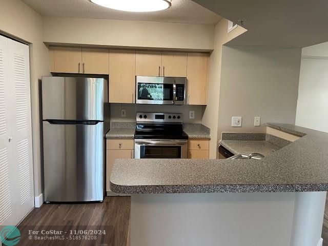 Foto del edificio - 3623 NW Adriatic Ln