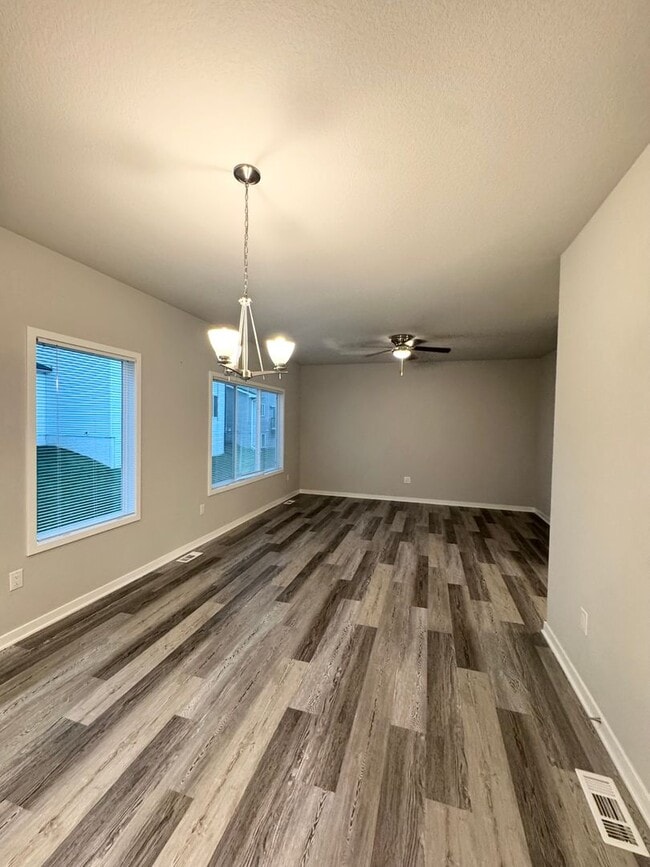 Building Photo - FREE RENT SPECIAL!  3 bedroom 2.5 bath Single Family Home