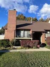 Building Photo - 1219 E Cottonwood Hills Dr