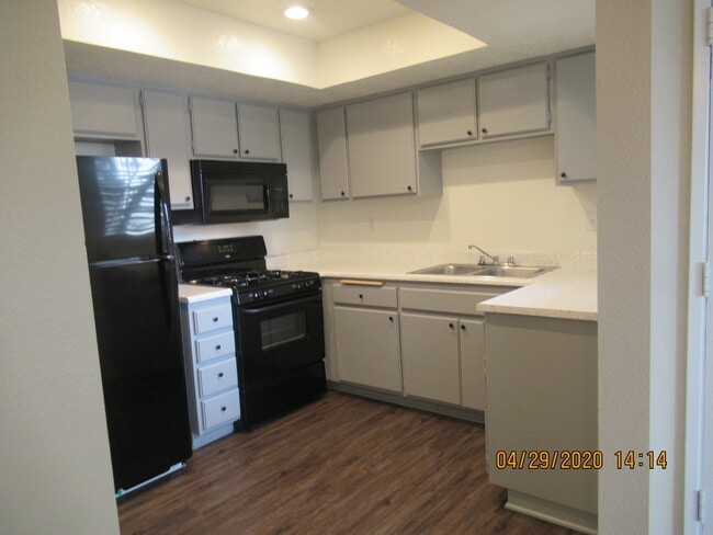 Photo - WINDWOOD Apartments