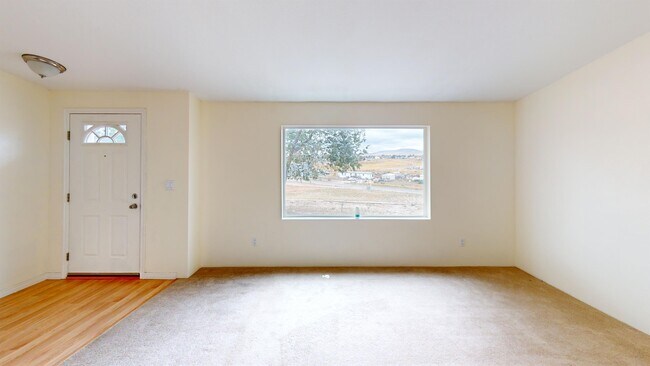 Foto del edificio - 360 Trescartes Ave