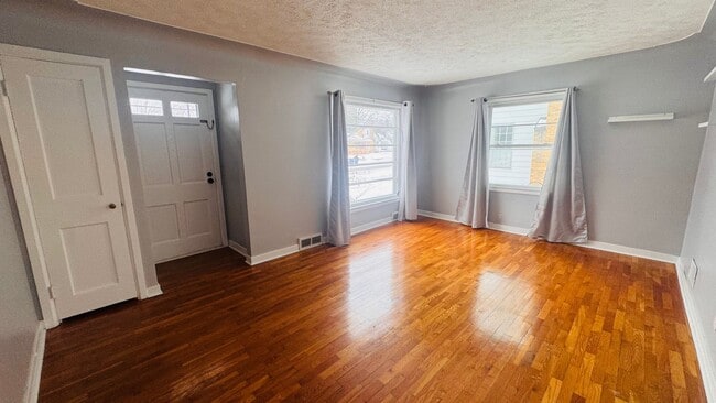 Building Photo - 1048 Griswold St SE